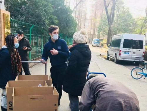 湖北大学留汉留学生:中国一定能战胜病毒疫情 图片1